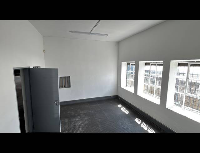 1,129M² WAREHOUSE TO LET IN SEBENZA